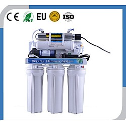 Système d'osmose inverse avec lampe UV